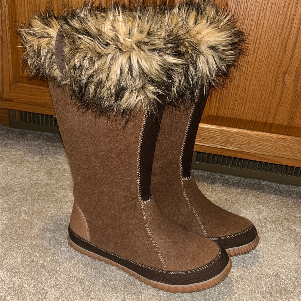 SOREL Cozy Joan Tall Felt Boots, Color Elk, Size 10, EXCELLENT CONDITION